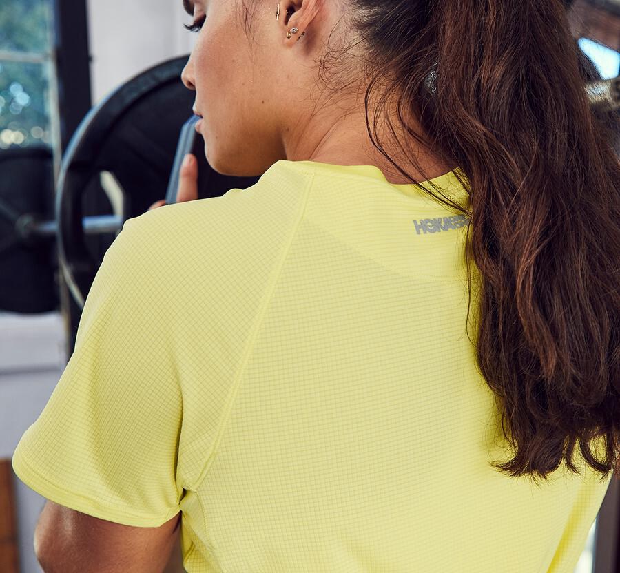 Top Hoka One One Mujer - Performance Short Sleeve - Amarillo - MXO104259